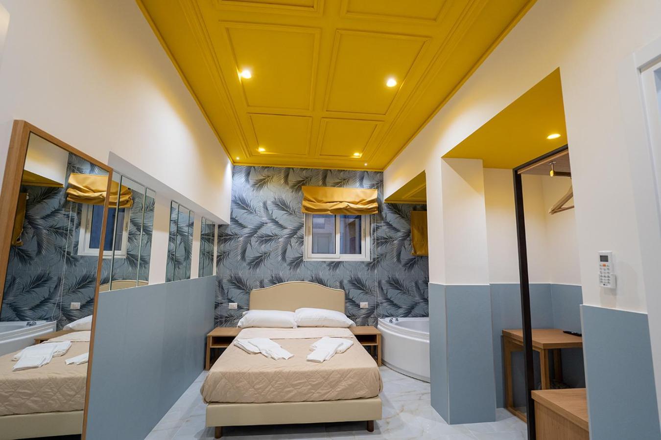 Pc Boutique H, Sea View By Clapa Group Hotel Nápoly Kültér fotó